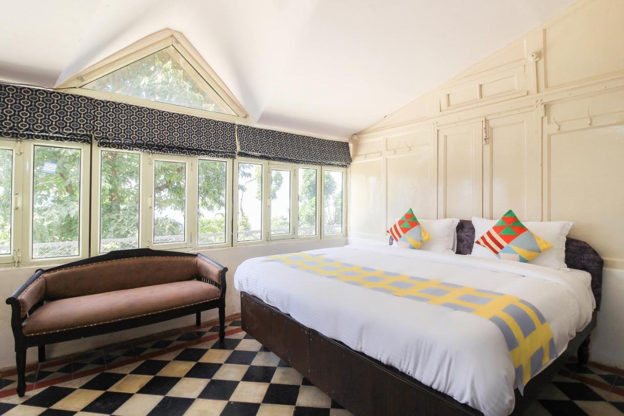 Oyo 77999 Twobk Hilltop Guest house